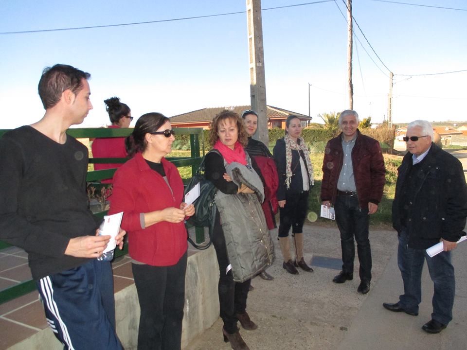 <strong>Puerta a puerta de los Candidatos del PSOE en el Barrio de Carrascal</strong> <strong>Puerta a puerta de los Candidatos del PSOE en el Barrio de Carrascal</strong>