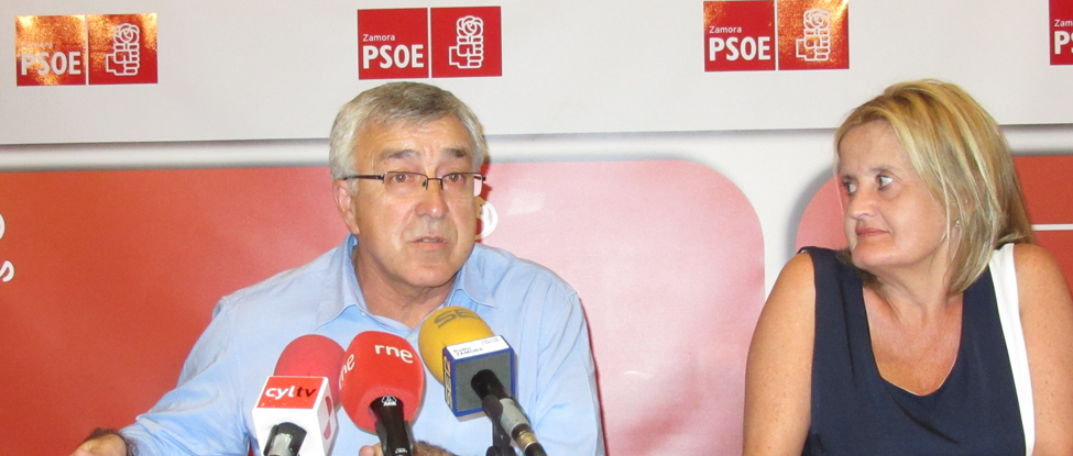 <strong>El PSOE denuncia que &ldquo;si Rajoy sigue gobernando continuar&aacute;n los recortes, la pobreza, la despoblaci&oacute;n y el paro en Zamora&rdquo;</strong>