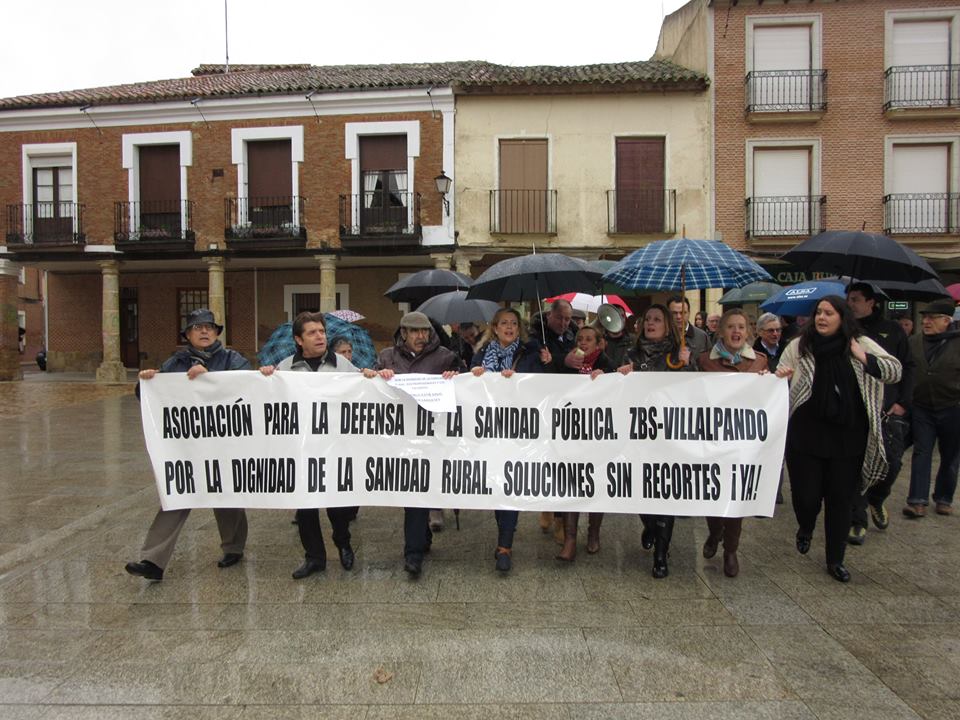 Representaci&oacute;n del PSOE en la Concentraci&oacute;n en Defensa de la Sanidad P&uacute;blica celebrada en Villalpando hoy Jueves 28 de Enero