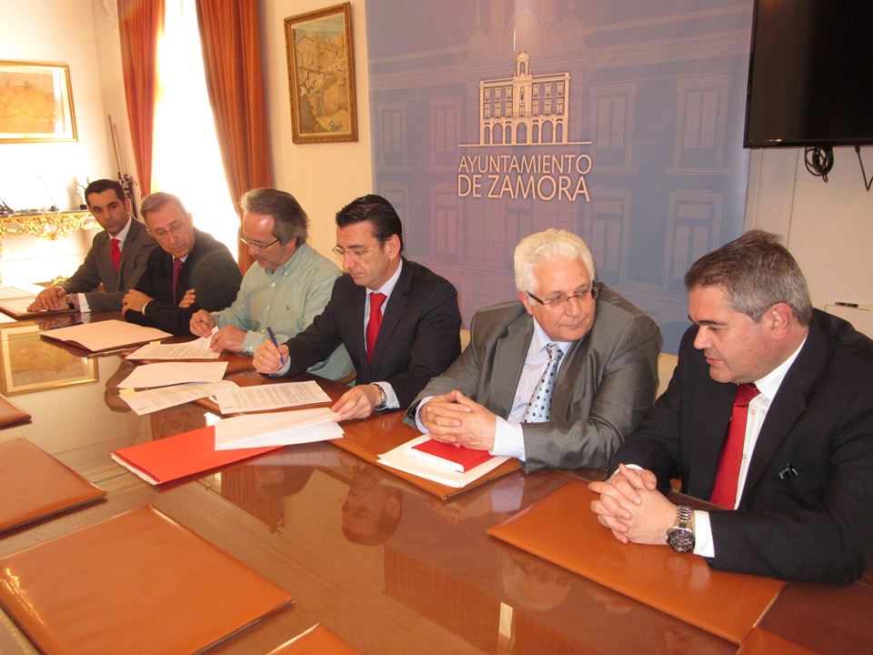 <strong>Firma de un convenio con el Banco de Santander como entidad colaboradora del Ayuntamiento de Zamora</strong>