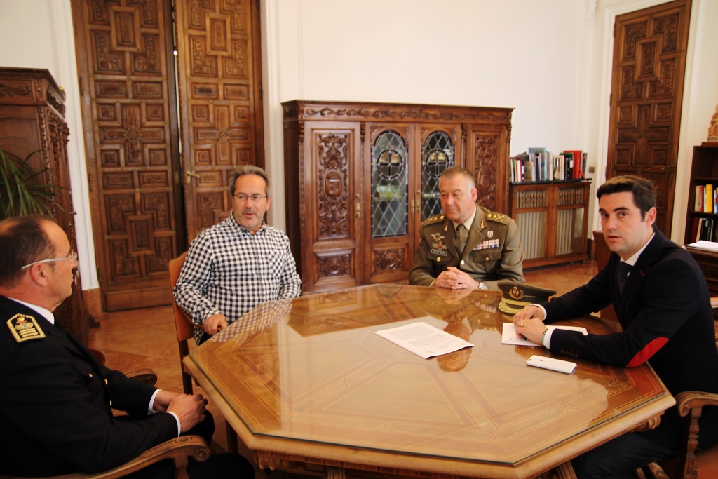 <strong>Visita al Ayuntamiento de Zamora del nuevo General de Ingenieros del Ejército de Tierra, Ricardo Guillén</strong>