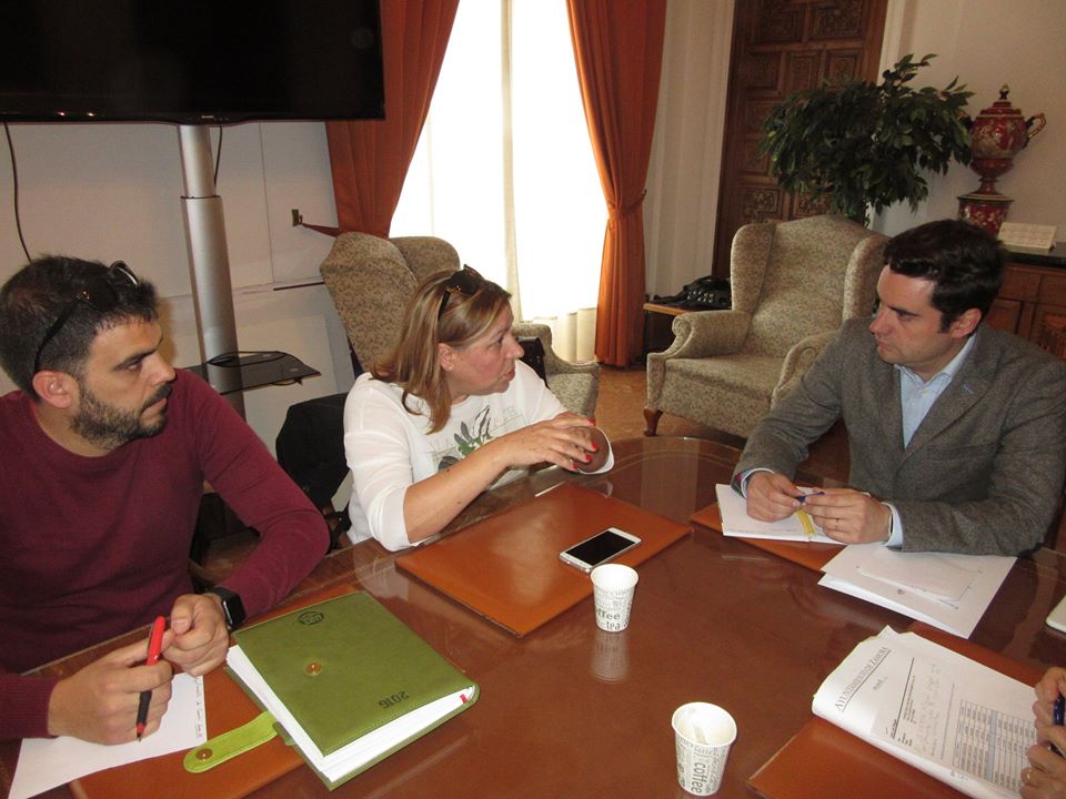 <div><strong>Reunión entre el Ayuntamiento de Zamora y los representantes sindicales de los trabajadores de la ORA y aparcamientos subterráneos</strong></div><div><br /></div>