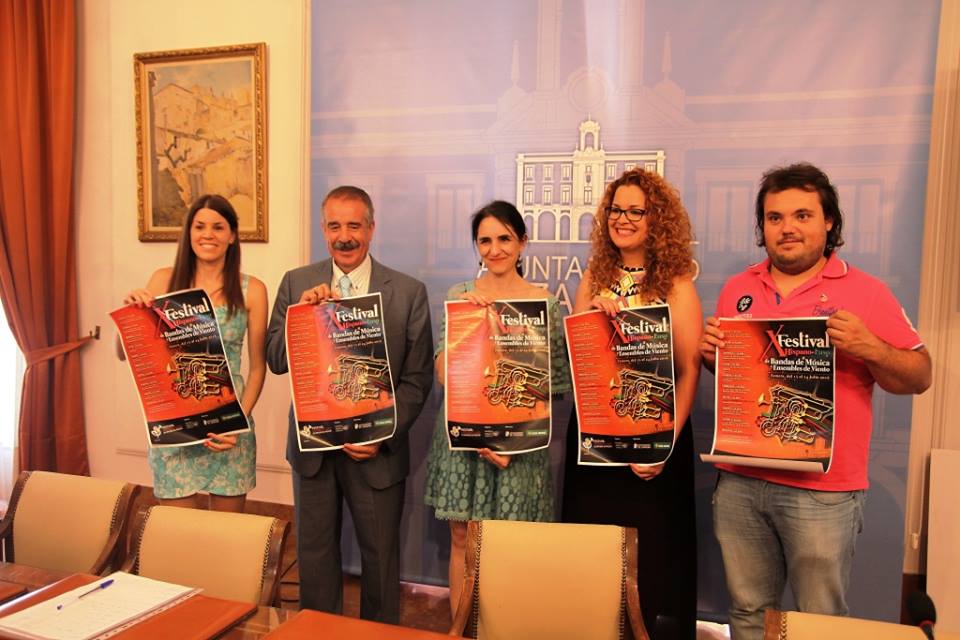 <div><strong>El viernes comienza el X Festival de Bandas de Música, que cambia su sede a la plaza de la Constitución y ofrecerá actuaciones en barrios </strong></div><div><br /></div>