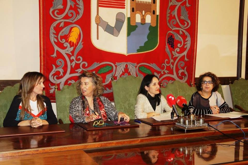 <strong>Juventud lleva a cabo tres programas preventivos sobre salud, violencia de género y educación sexual, con los institutos de la capital </strong>