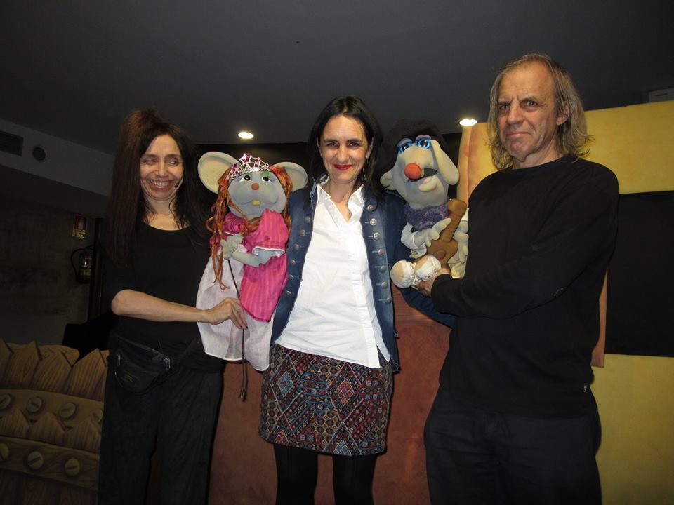 <div><strong>La Concejala de Juventud Soraya Merino visita los Talleres Navideños Infantiles y actividades para los niños en La Alhóndiga </strong></div><div><br /></div>