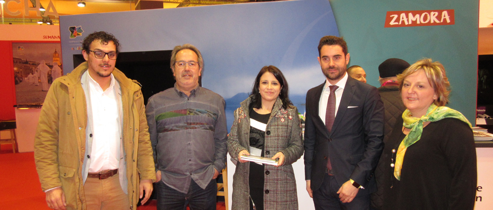 <strong>La Vicesecretaria General del PSOE Adriana Lastra visita el stand del Ayuntamiento de Zamora en FITUR</strong>