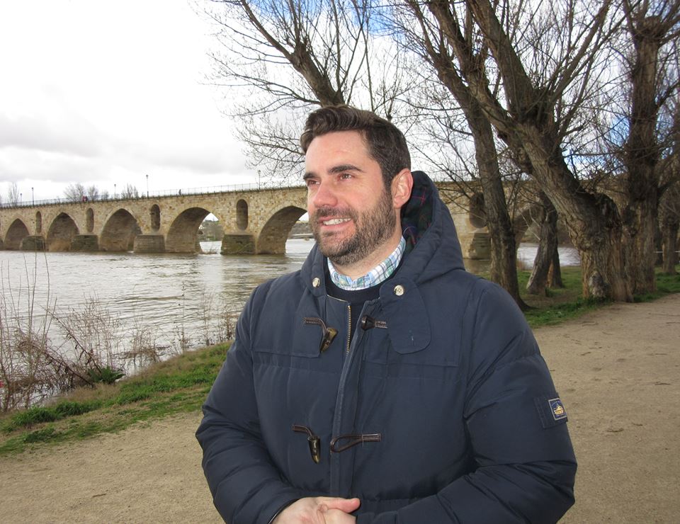 <div><strong>Antidio Fagúndez visita las márgenes del Duero a su paso por Zamora para constatar los efectos del aumento del caudal</strong></div>