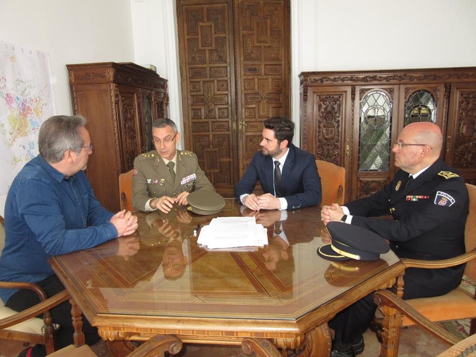 <div><strong>Recepción en el Ayuntamiento de Zamora al nuevo General del Mando de Ingenieros Juan Manuel Broncano hoy Lunes</strong></div>
