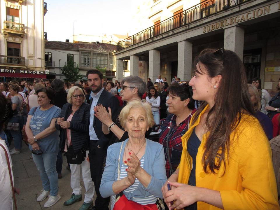 <strong>Representantes del PSOE de Zamora en la manifestaci&oacute;n de hoy Jueves por la sentencia de &ldquo;la manada&rdquo;</strong>