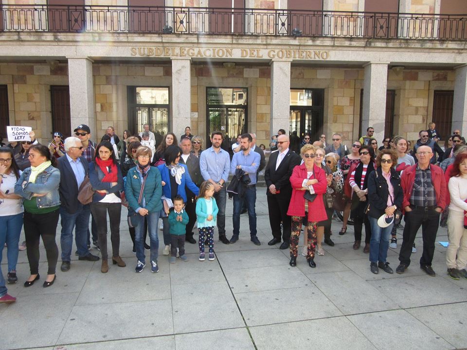<div><strong>Representantes del PSOE de Castilla y Le&oacute;n y Zamora en la Concentraci&oacute;n contra la violencia de g&eacute;nero y minuto de silencio por Leticia Rosino hoy Domingo</strong></div>