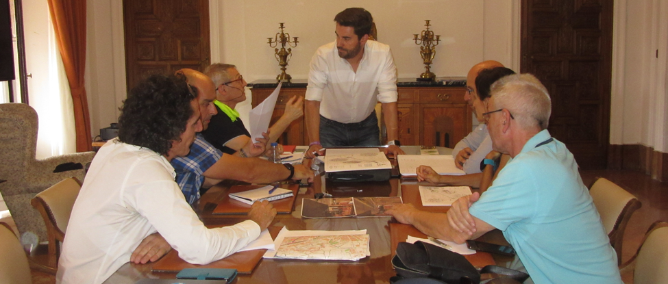 <strong>Ayuntamiento y BiciZamora abordan el trazado del nuevo eje transversal de Carril Bici</strong>