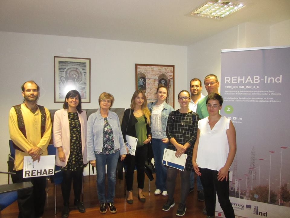 <strong>La Concejala de Igualdad y Desarrollo Económico Adoración Martín entrega los diplomas a los alumnos Taller Internacional sobre "Emprendimiento y Ecoempleo"</strong> <strong>La Concejala de Igualdad y Desarrollo Económico Adoración Martín entrega los diplomas a los alumnos Taller Internacional sobre "Emprendimiento y Ecoempleo"</strong>