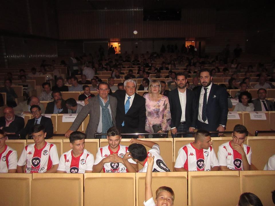 <div><strong>Antidio Fag&uacute;ndez participa en el acto de presentaci&oacute;n la nueva equipaci&oacute;n del Zamora C.F. hoy Martes</strong></div>