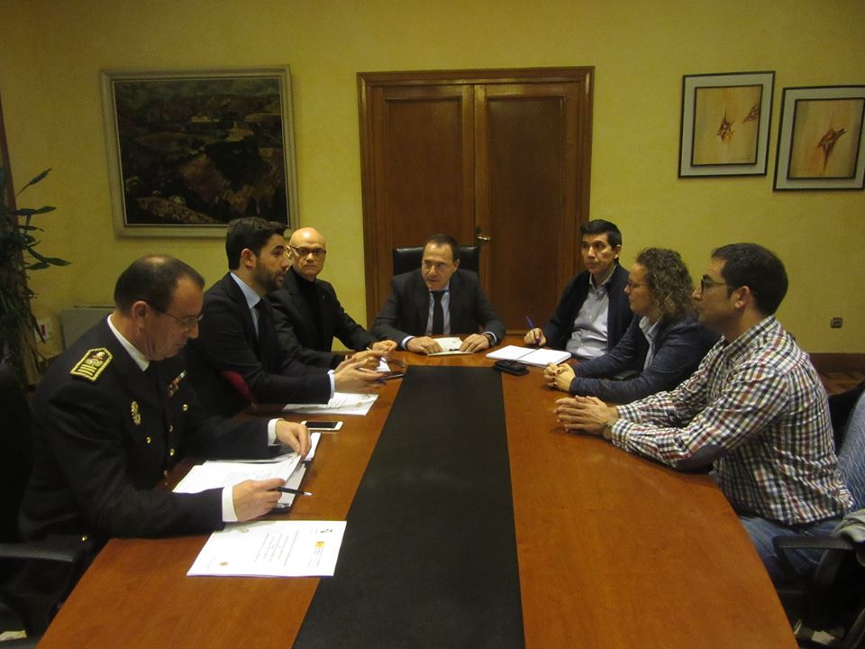 <div><strong>Ayuntamiento y Subdelegación suscriben un acuerdo de coordinación sobre Seguridad Vial entre Policía Municipal y Subsector de Tráfico de la Guardia Civil de Zamora</strong></div> <div><strong>Ayuntamiento y Subdelegación suscriben un acuerdo de coordinación sobre Seguridad Vial entre Policía Municipal y Subsector de Tráfico de la Guardia Civil de Zamora</strong></div>