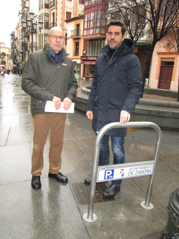 <div><strong>La Concejalía de Movilidad instala 75 nuevos “aparcabicis” en la ciudad</strong></div> <div><strong>La Concejalía de Movilidad instala 75 nuevos “aparcabicis” en la ciudad</strong></div>
