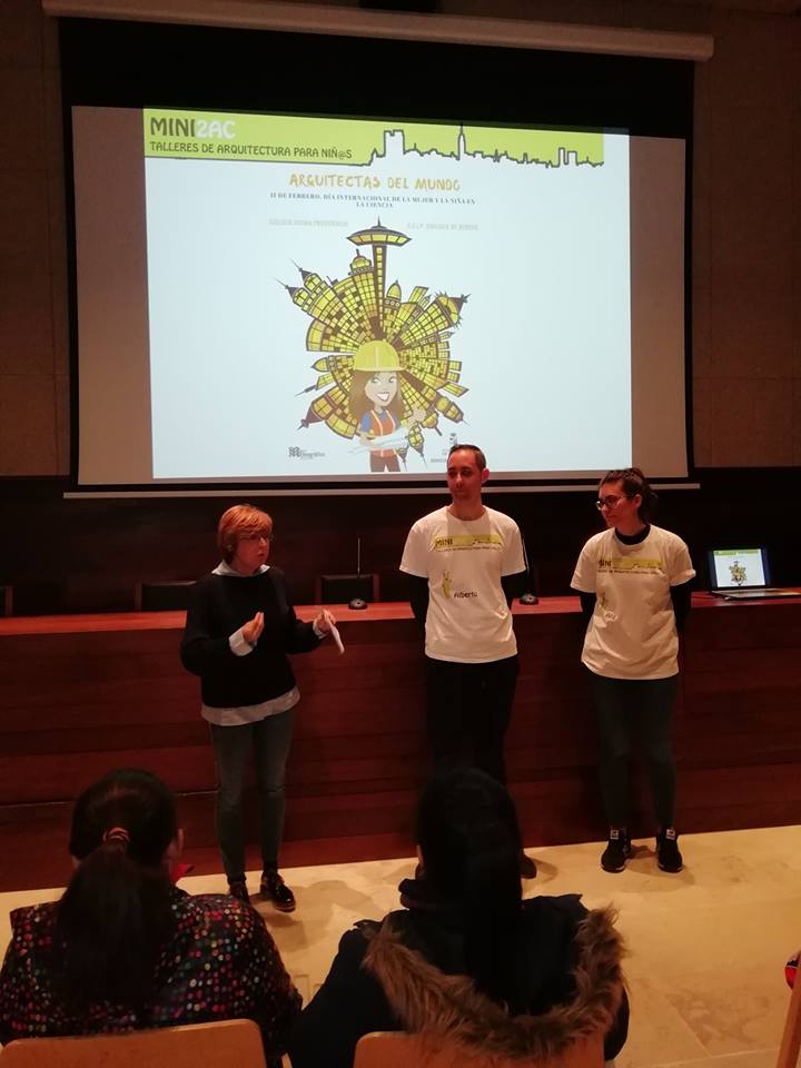 <strong>La Concejala de Igualdad Adoraci&oacute;n Mart&iacute;n visita los Talleres de Arquitectura para Ni&ntilde;@s en el Museo Etnogr&aacute;fico</strong>