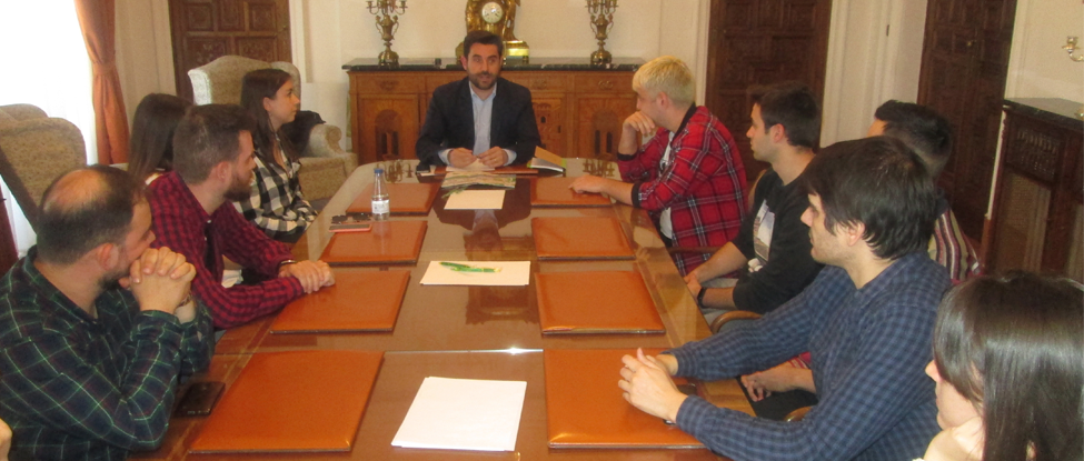 <div><strong>El Ayuntamiento suspende el &ldquo;botell&oacute;n&rdquo; del Jueves Santo en San Mart&iacute;n para garantizar la seguridad</strong></div>