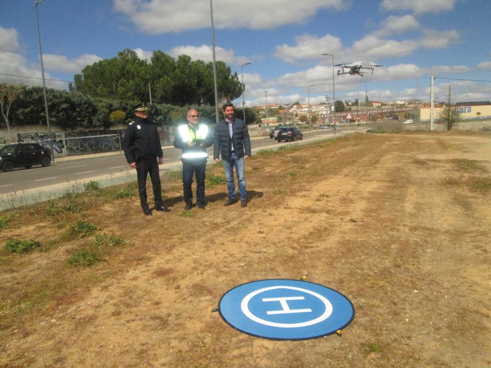 <strong>La Policía Municipal incorpora un dron para tareas de salvamento, rescate y seguridad ciudadana</strong> <strong>La Policía Municipal incorpora un dron para tareas de salvamento, rescate y seguridad ciudadana</strong>