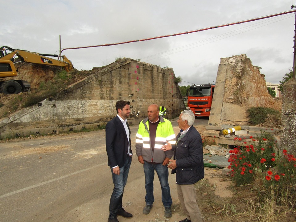 <strong>Fagúndez: “El ensanchamiento del paso de ferrocarril en Pinilla incrementa la seguridad del tráfico de vehículos y peatones en el Barrio”</strong> <strong>Fagúndez: “El ensanchamiento del paso de ferrocarril en Pinilla incrementa la seguridad del tráfico de vehículos y peatones en el Barrio”</strong>
