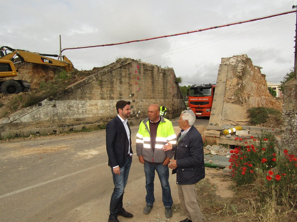 <strong>Fagúndez: “El ensanchamiento del paso de ferrocarril en Pinilla incrementa la seguridad del tráfico de vehículos y peatones en el Barrio”</strong>