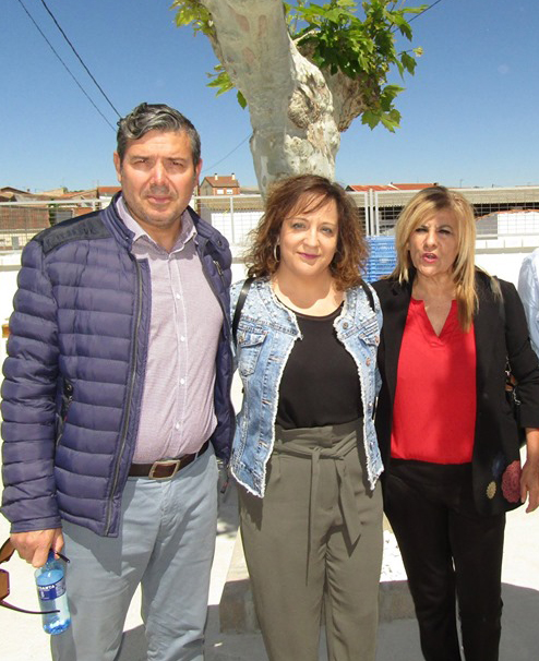 <strong>Morales del Vino tiene una deuda de 1,7 millones &euro; mientras la Alcaldesa del PP y la 1&ordf; Teniente Alcaldesa de Ciudadanos se ponen sueldos por 40.000 &euro;</strong>