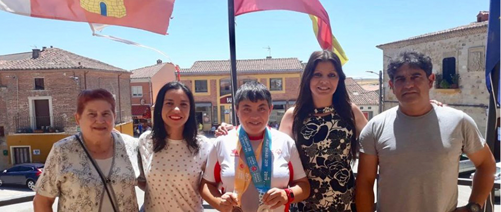 <strong>El Perdig&oacute;n rinde homenaje a la medallista de los Specials Olympics 2019, Elena Hern&aacute;ndez</strong>