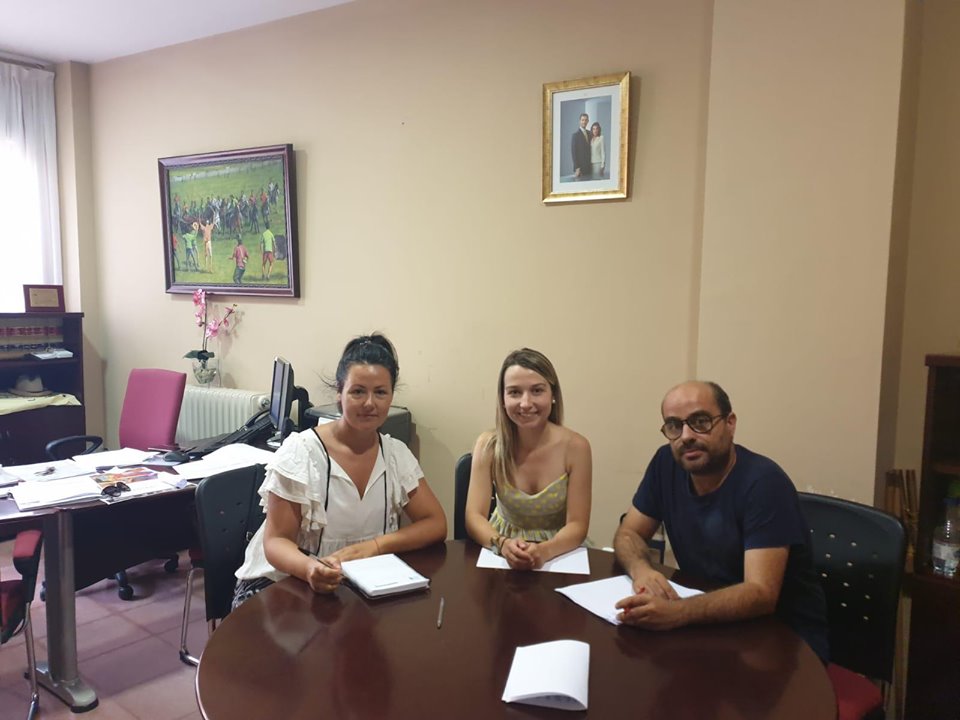 <strong>El Alcalde Eduardo Folgado se re&uacute;ne con la nueva Presidenta de la Asociaci&oacute;n Cultural Taurina Espantes de Fuentesa&uacute;co, Bel&eacute;n Benito</strong>