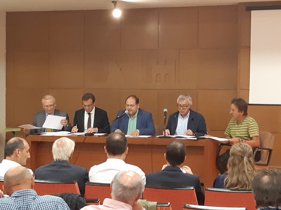 <div><strong>El Ayuntamiento de Puebla de Sanabria en la IX Asamblea General Ordinaria de la &ldquo;Asociaci&oacute;n Autov&iacute;a Le&oacute;n &ndash; Bragan&ccedil;a&rdquo;</strong></div>