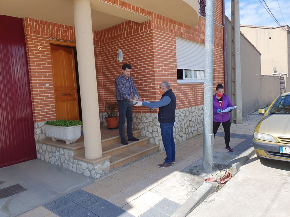 <div><strong>El Ayuntamiento de Coreses distribuye equipos de protecci&oacute;n individual para todos los vecinos&nbsp;</strong></div>