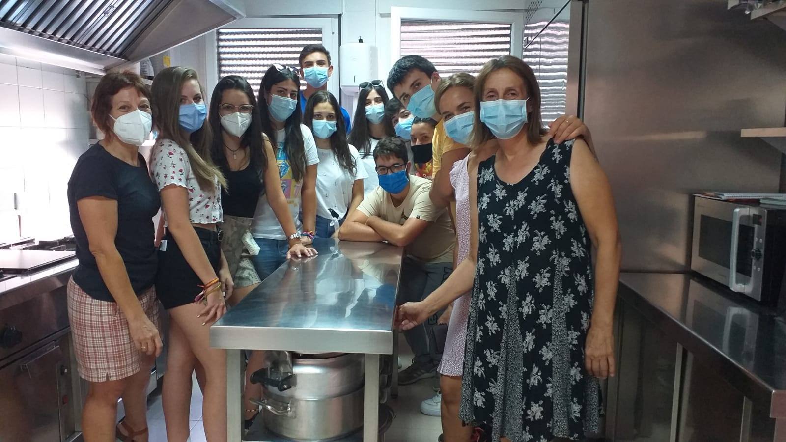 <strong>J&oacute;venes de Fuentesa&uacute;co participan en el curso de cocina sana para futuros universitarios&nbsp;</strong>