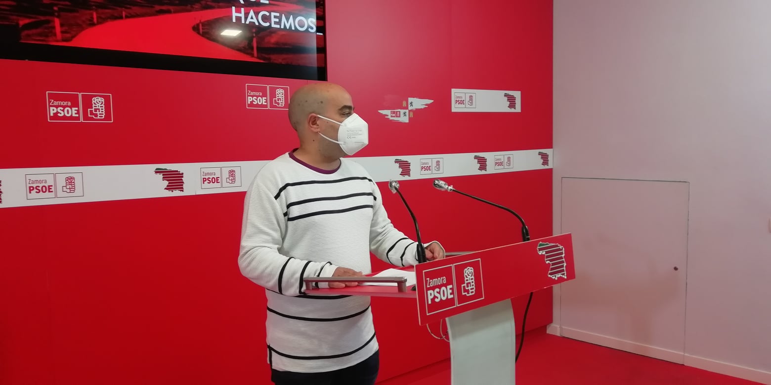 <div><strong>El PSOE requiere a la Presidenta de la Mancomunidad Tierra de T&aacute;bara para que se abstenga de hacer regalos navide&ntilde;os y jamones ib&eacute;ricos con dinero p&uacute;blico</strong></div>