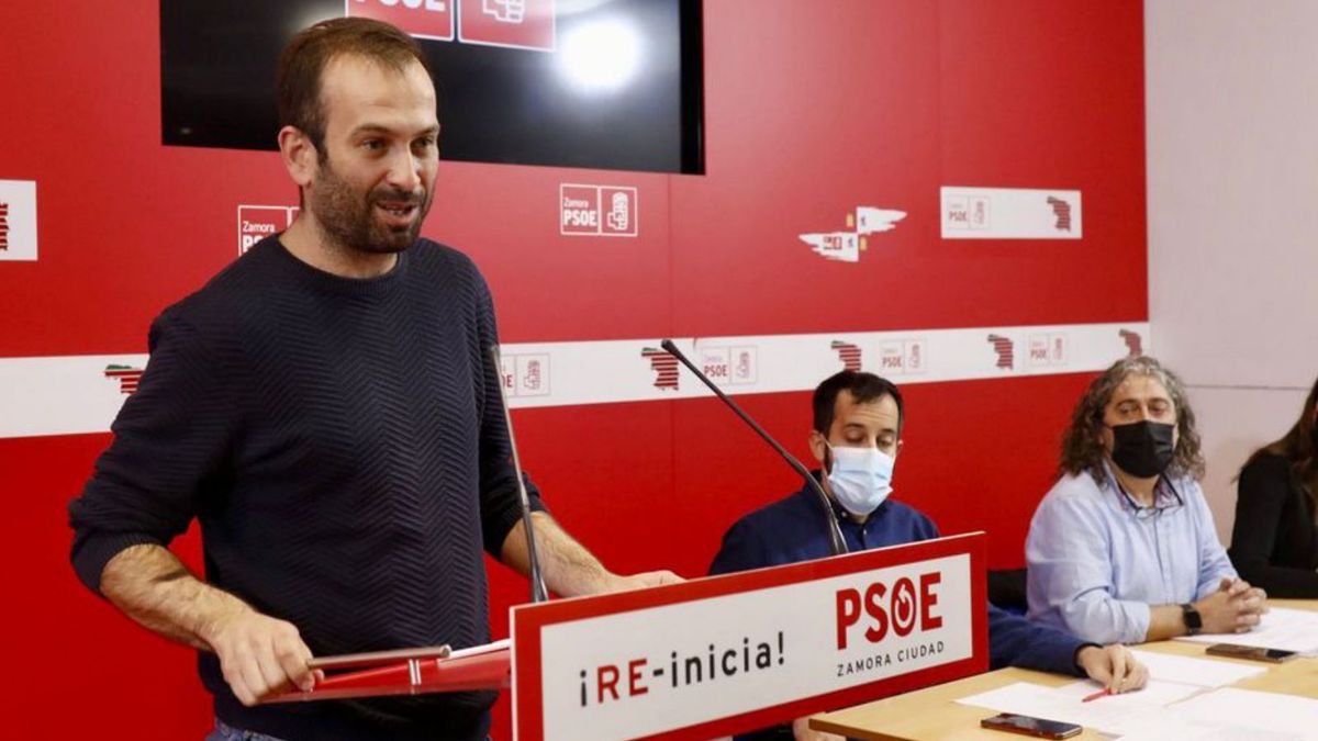 <strong>Gago se pone al frente del PSOE en la capital con una lista “muy renovada”</strong>