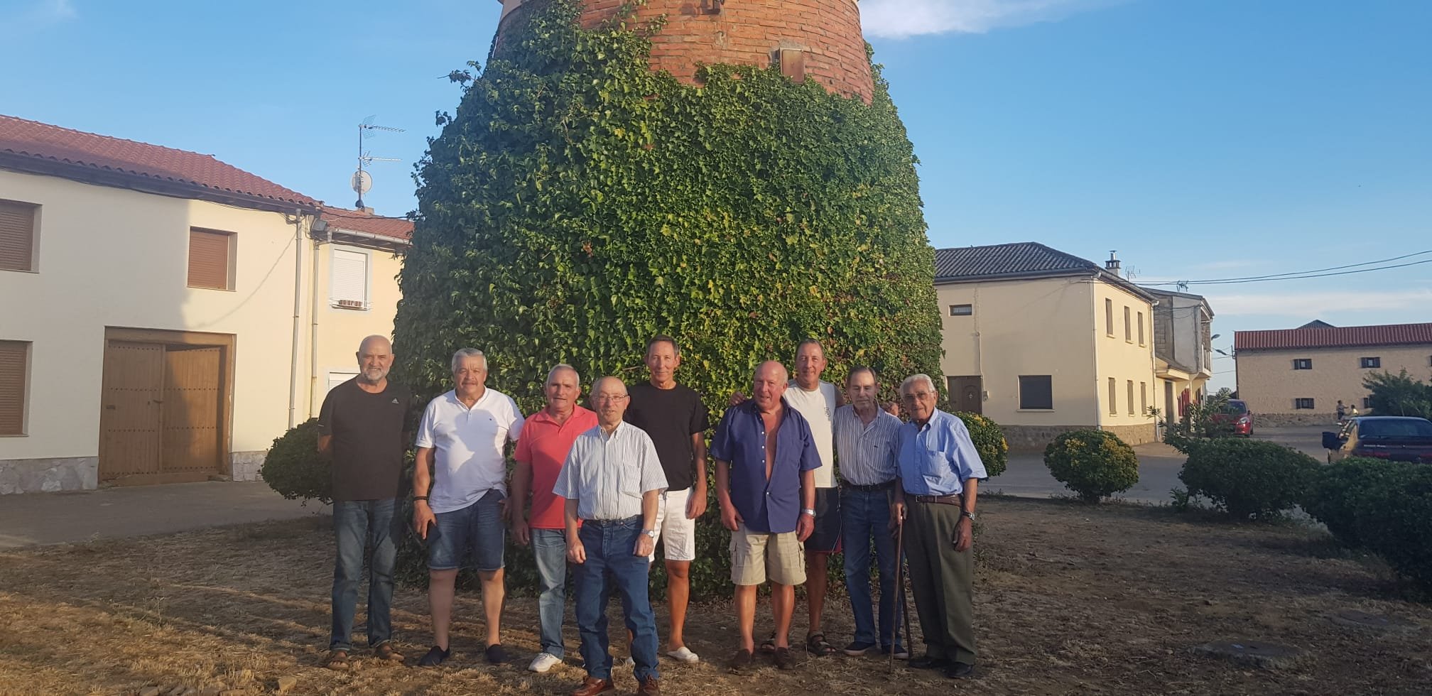 <div><strong>El PSOE de Molezuelas de la Carballeda pide de nuevo ayuda a la Junta y al Gobierno para solucionar los problemas de recepci&oacute;n de televisi&oacute;n</strong></div>