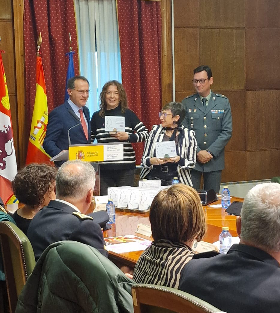 <strong>Reconocimiento al Ayuntamiento de Puebla de Sanabria por su labor contra la Violencia de Género</strong> <strong>Reconocimiento al Ayuntamiento de Puebla de Sanabria por su labor contra la Violencia de Género</strong>
