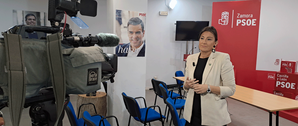 <strong>Ana Sánchez: “A Mañueco se le ve mucha destreza haciendo peinetas”</strong> <strong>Ana Sánchez: “A Mañueco se le ve mucha destreza haciendo peinetas”</strong>