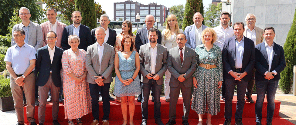 <strong>Antidio Fagúndez y José Fernández con de Candidatos del PSOECyL a las Elecciones Generales del 23J</strong> <strong>Antidio Fagúndez y José Fernández con de Candidatos del PSOECyL a las Elecciones Generales del 23J</strong>