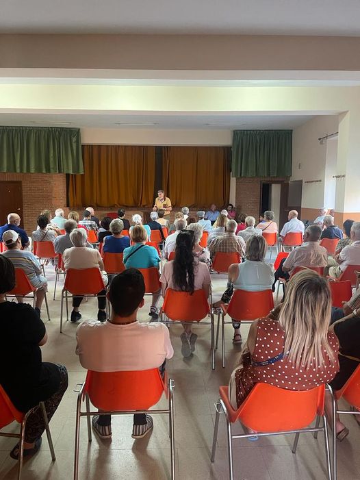 <div><strong>Miguel Alejo informa a los vecinos de Almeida sobre las medidas aprobadas en la Asamblea de Alcaldes de Sayago para el abastecimiento de agua potable</strong></div> <div><strong>Miguel Alejo informa a los vecinos de Almeida sobre las medidas aprobadas en la Asamblea de Alcaldes de Sayago para el abastecimiento de agua potable</strong></div>