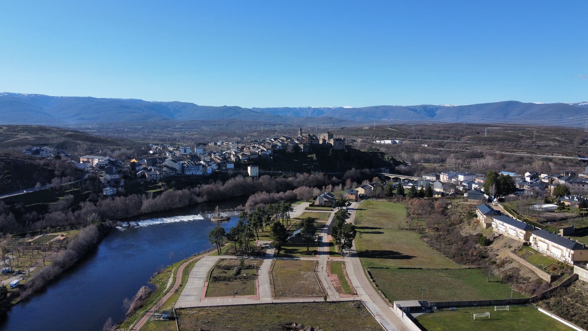 <div><strong>Sobre el uso del Campo de Fútbol El Pinar de Puebla de Sanabria</strong></div> <div><strong>Sobre el uso del Campo de Fútbol El Pinar de Puebla de Sanabria</strong></div>