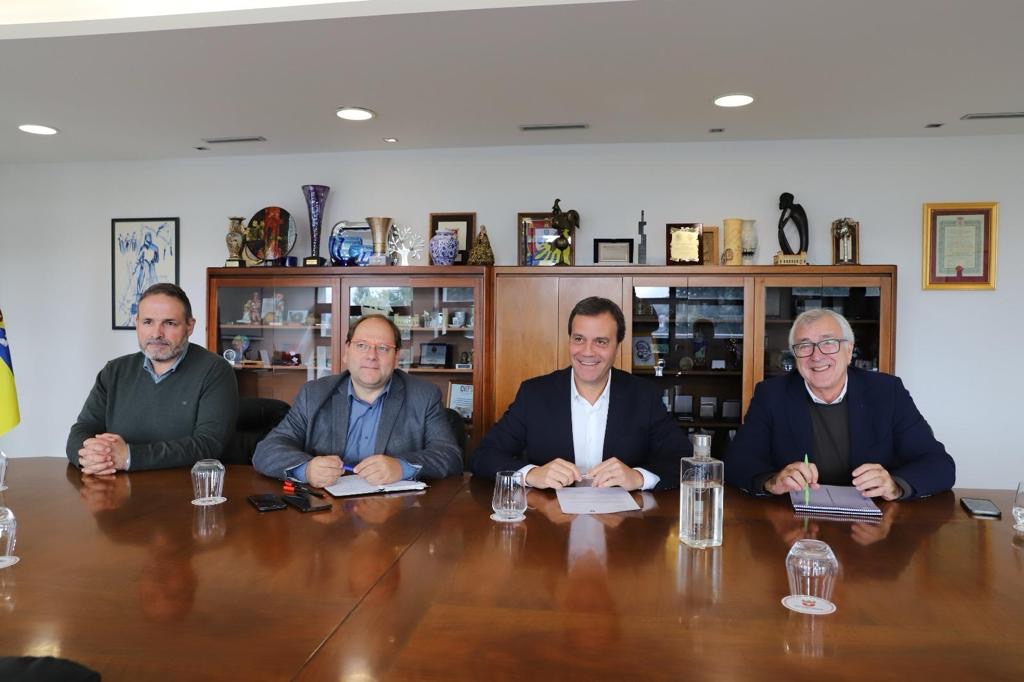 <div><strong>Reunión en Bragança sobre la Autovía León - Bragança</strong></div> <div><strong>Reunión en Bragança sobre la Autovía León - Bragança</strong></div>