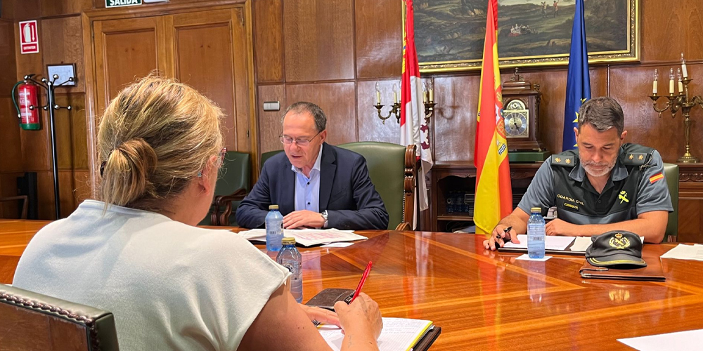 La Subdelegación y la Guardia Civil de Zamora garantizan que no se cerrará ningún cuartel La Subdelegación y la Guardia Civil de Zamora garantizan que no se cerrará ningún cuartel